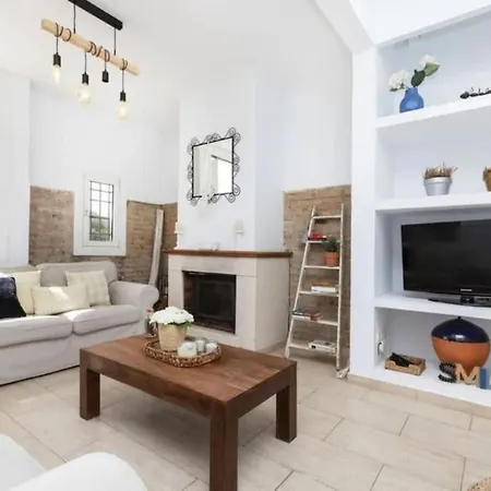 Holiday home Fantastica Casa Con Piscina Barcelona