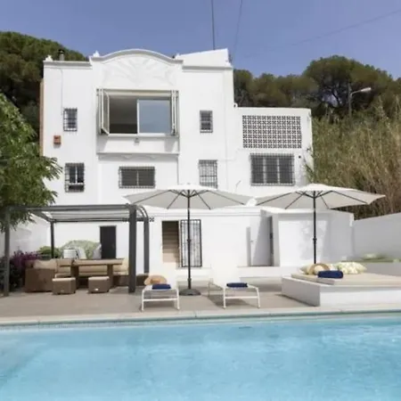 Holiday home Fantastica Casa Con Piscina Barcelona